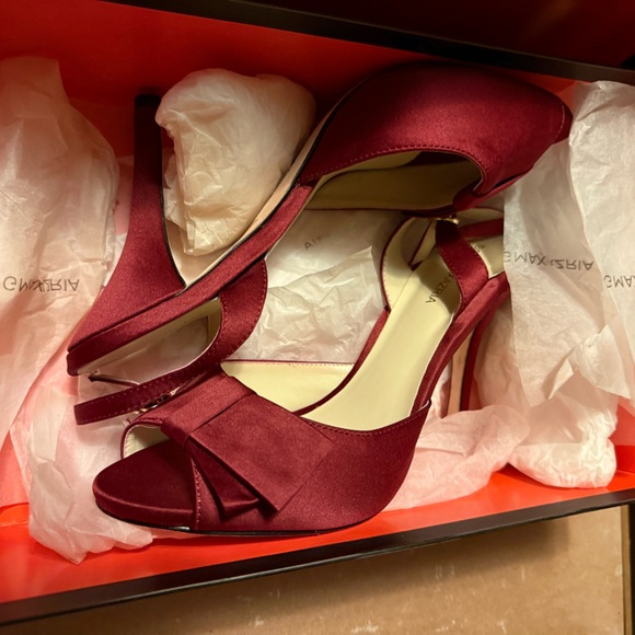 BCBG Max Azria Anais Slingback - Picture 8 of 8